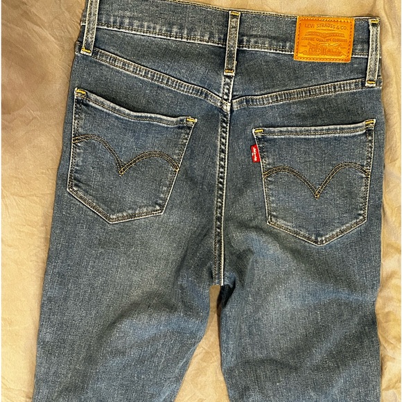 Levi’s 724 high rise straight jeans - Picture 2 of 5